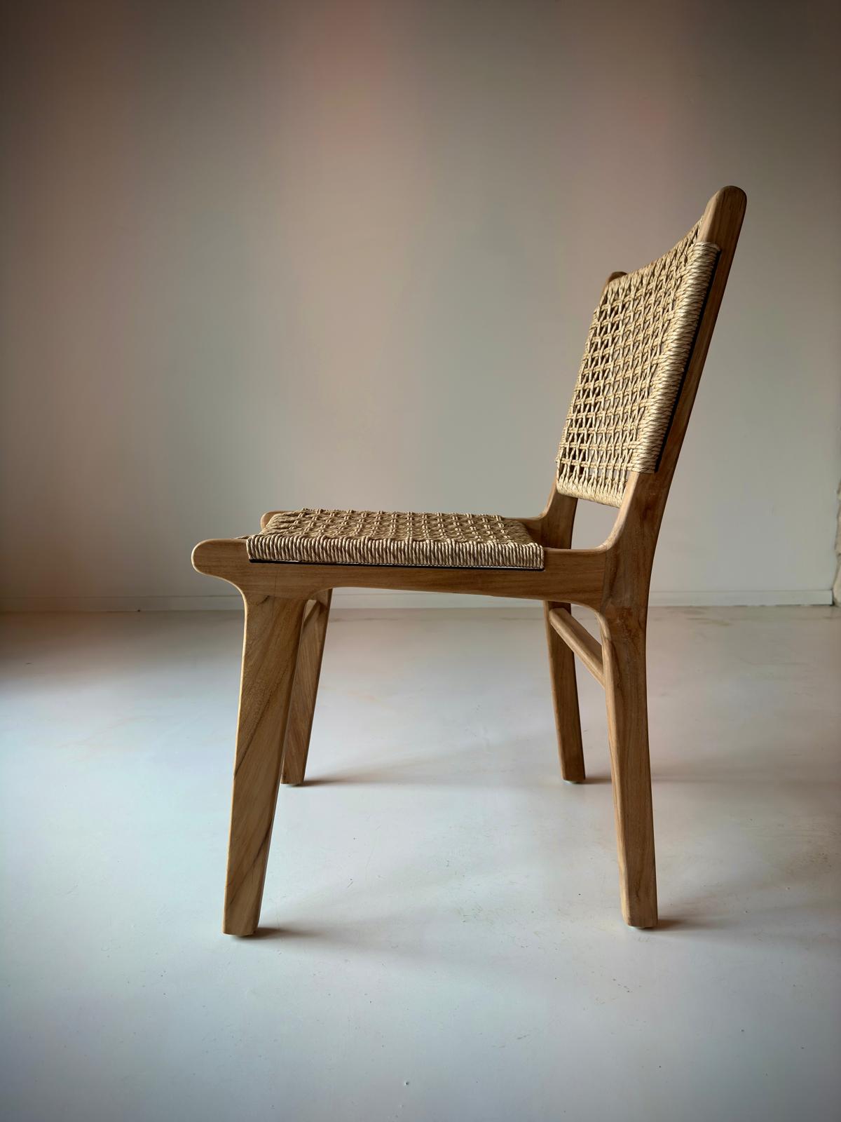 Amari dining chair