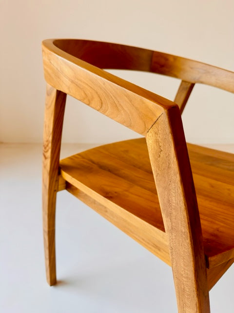 Rojii dining chair in warm teak