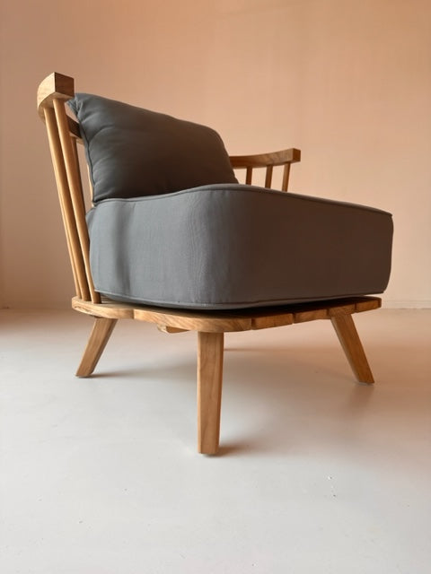 Maruma accent chair