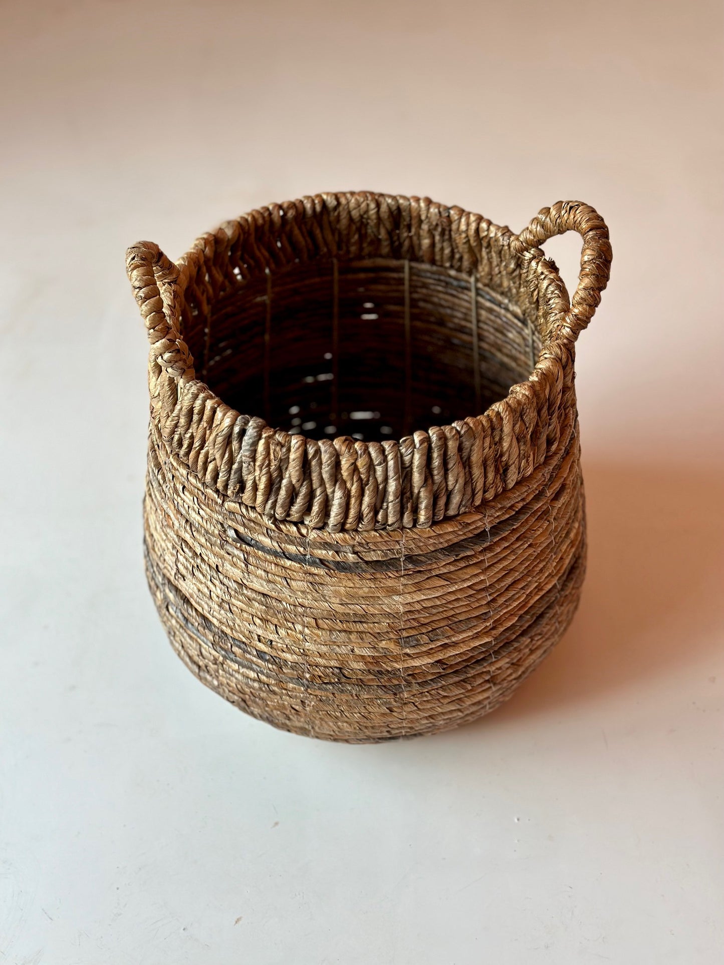 Nambiti basket