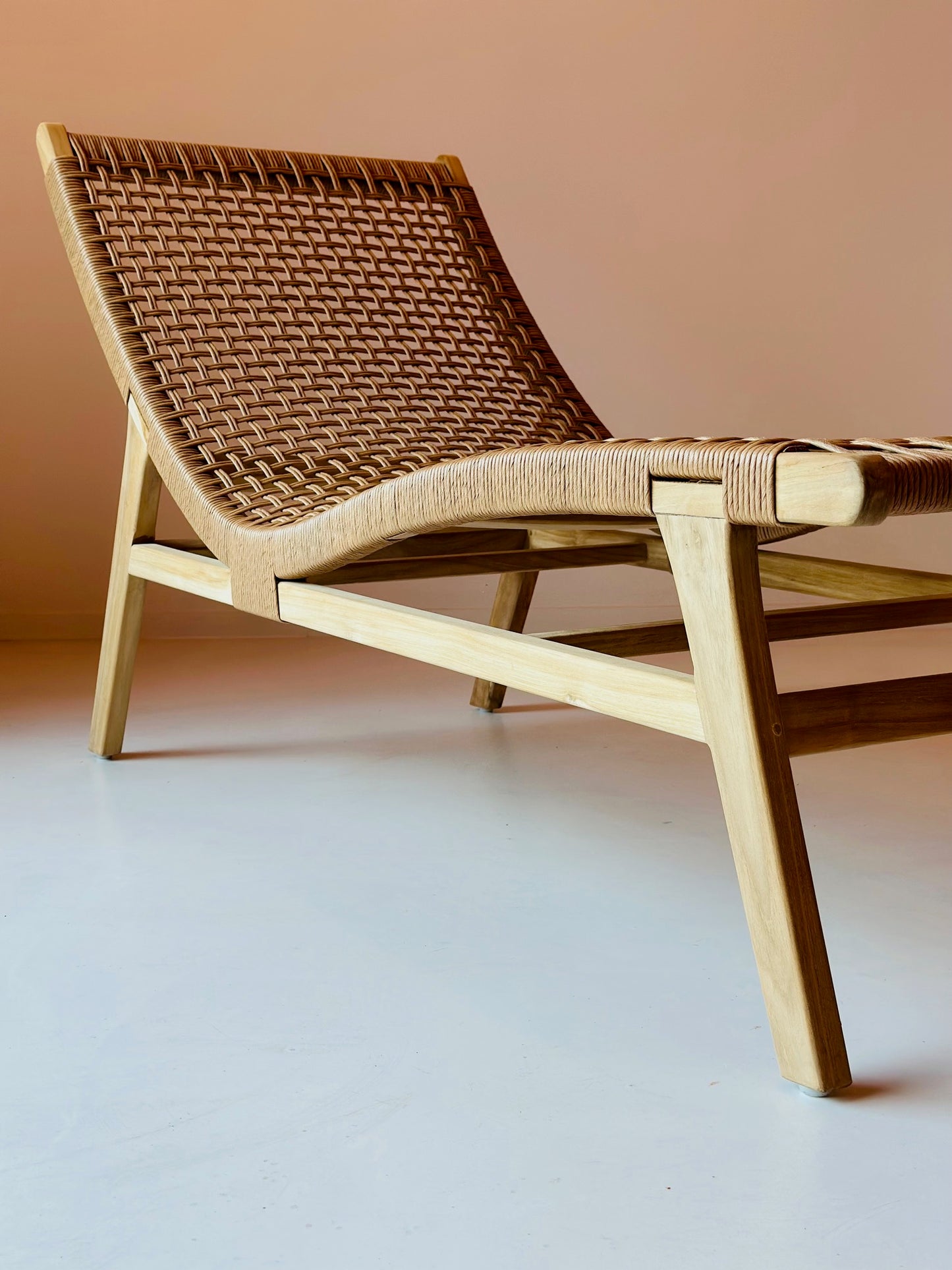 Nebula Lounger