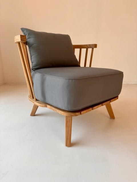 Maruma accent chair